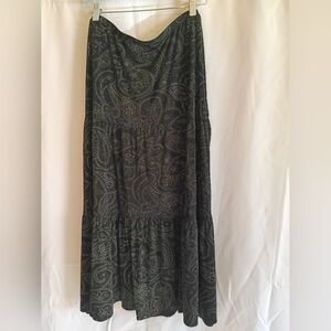 Briggs New York Size XL Elegant Black Paisley Women's Skirt.